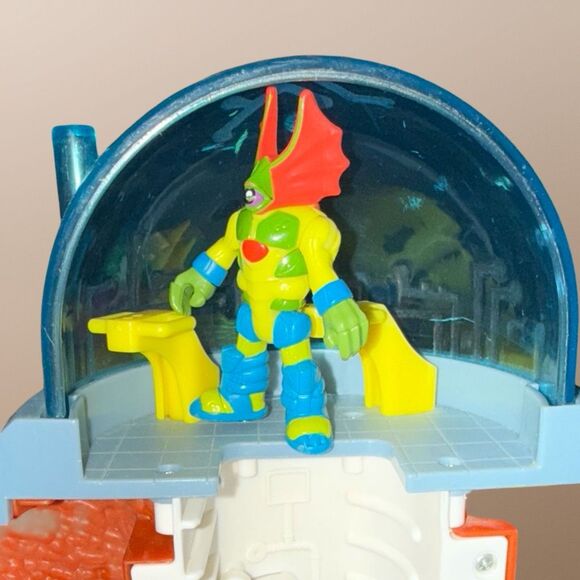 2011 Fisher Price Imaginext Moon Space Station Moon Hauler Alien & Astronaut - Picture 5 of 13